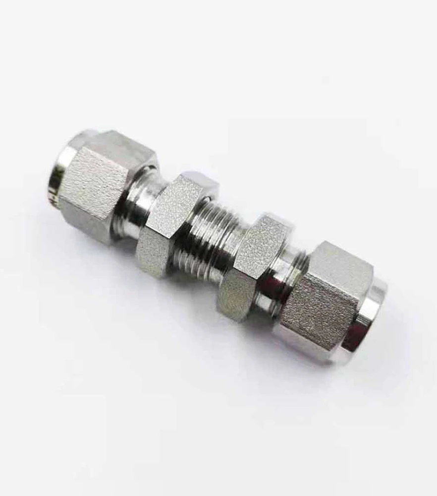 SS-600-61BT, Stainless Steel Tube Fitting, Bored-Through Bulkhead Union, 3/8 in. Tube OD, Can Combination with Swagelok