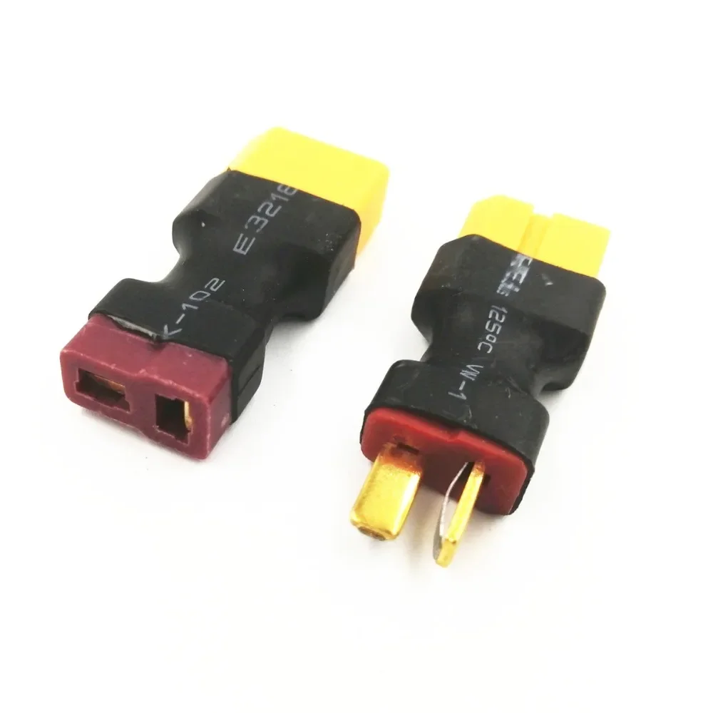 Adaptateur Connecteur RC XT60 vers Prise T Deans posé sur fond blanc, câble et fiches bien visibles