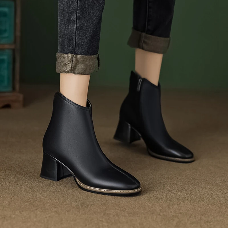 

Женские ботинки из натуральной кожи, на квадратном каблуке