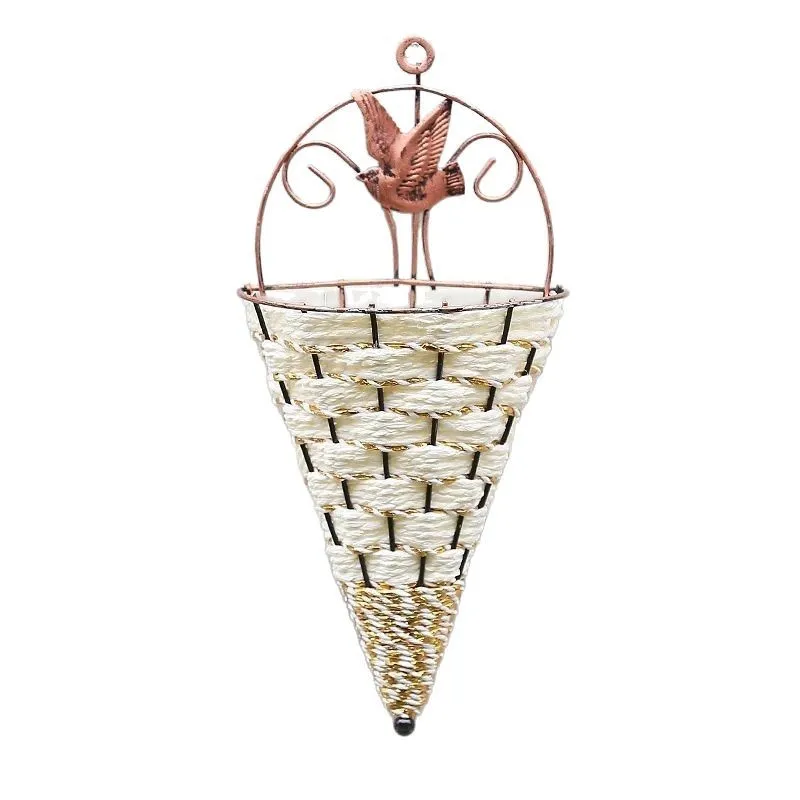 1Pcs Wall-mounted Wrought Iron Natural Wicker Flower Basket Vase Rattan Wall Hanging Pot Planter Rattan Vase Basket Decorative