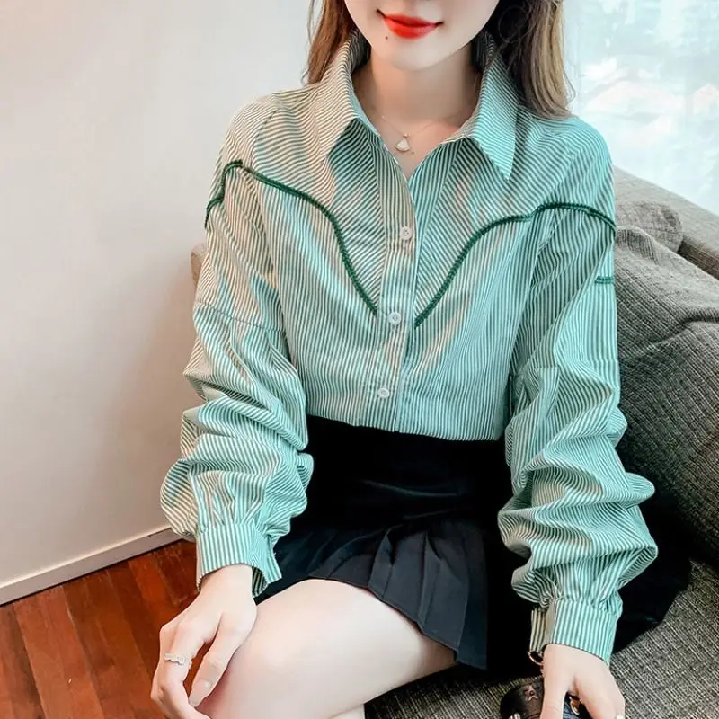 2023 New Spring and Autumn Fashion Commuting Simple Polo Neck Lantern Sleeve Pleated Stripe Small Retro Chic Women's Shirt xnwmnz 2022 summer women fashion hemp blended pleated dress woman retro wide straps casual female chic dresses