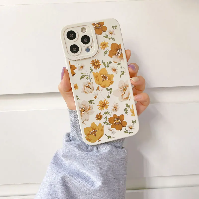 thumbnail image 1 of Retro Spring Bloom Flowers Phone Case For iPhone 11 7 8 Plus SE 2020 14Plus 12 13 Pro Max X XR XS Soft Silicone Back Cover Funda, 1 of 5