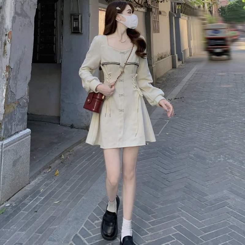 

Модное платье с квадратным вырезом и длинными рукавами Осень-зима 2023 Новинка талия в Корейском стиле нежная стильная нишевая Вельветовая юбка шикарная