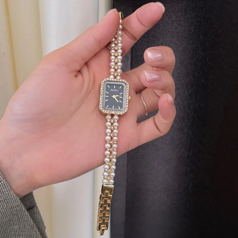 Women Bracelet Watch Fashion Small Square Dial Ladies Vintage Shell Pearls Chain Quartz Wristwatch Female Clock