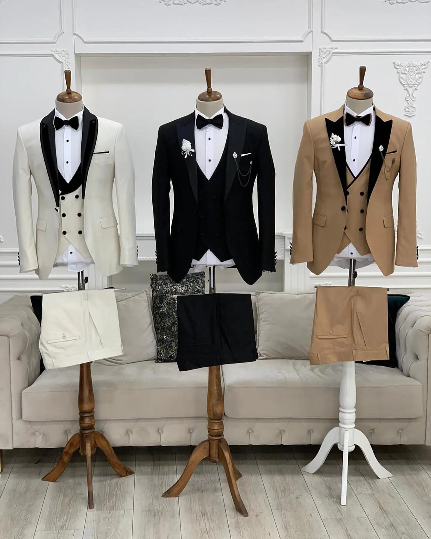 Tailored Men's Formal Suits Sets Ivory Unique Design Shawl Lapel Blazer Trousers Wedding Clothing 3pcs Jacket Pants Vest Outfit