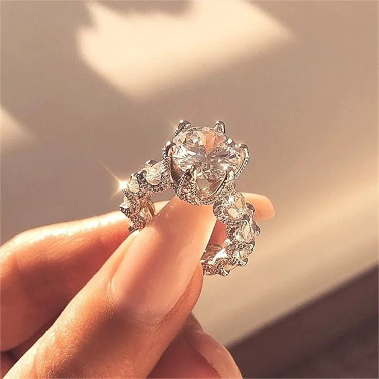 Luxury Designer Crystal Zircon Rings for Women Accessories Moissanite Ring Valentines Day Gift Jewelry Aesthetic Anillos Mujer