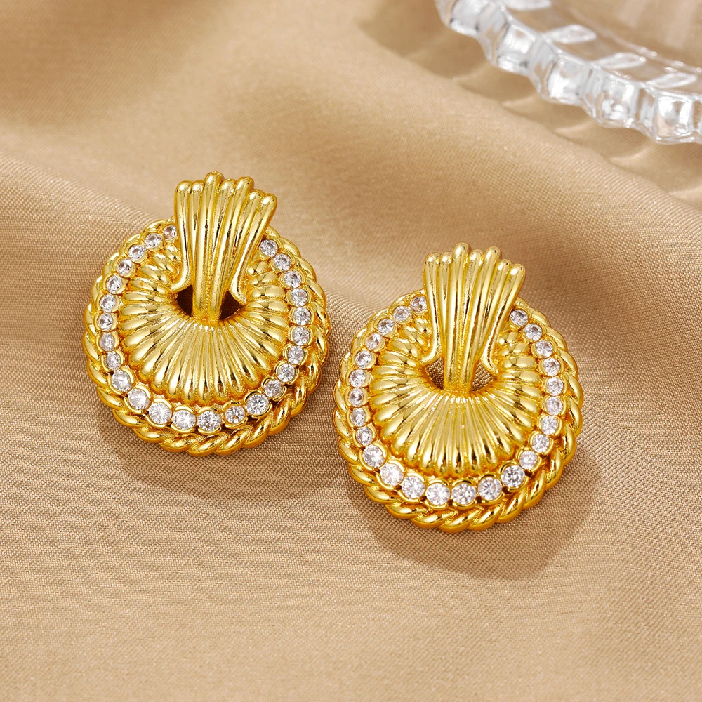 Punk Hiphop Chunky Striped Twist Rope Round Circle Ear Hoops Inlaid Cubic Zirconia Geometric Stud Earrings Githic Jewelry Bijoux