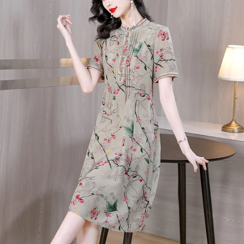 

2023 new fashion temperament silk improved cheongsam loose dress dame temperament mother dress