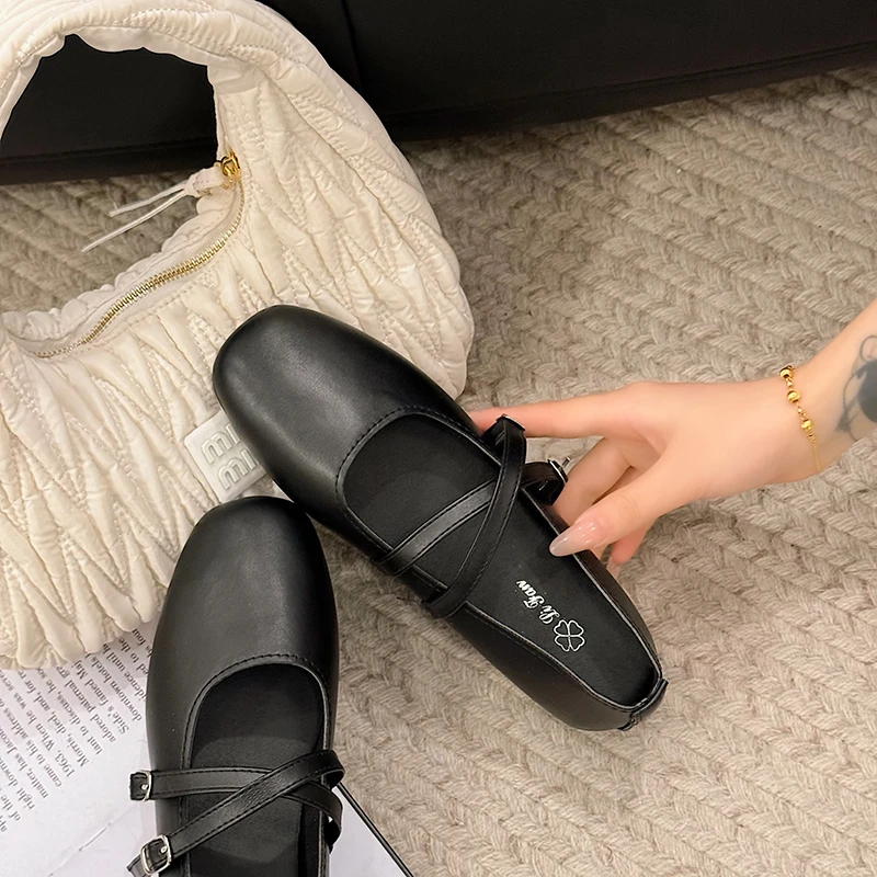 أحذية نسائية صيفية جديدة ذات فم مسطح ونعل مسطح أحذية ماري جين عالية الجودة برأس مربع