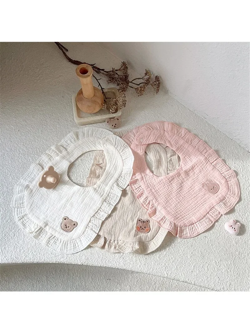 

Boys and girls baby lace bib Korean version bear gauze bib baby spit milk put dirty bib absorbent saliva towel rice pocket