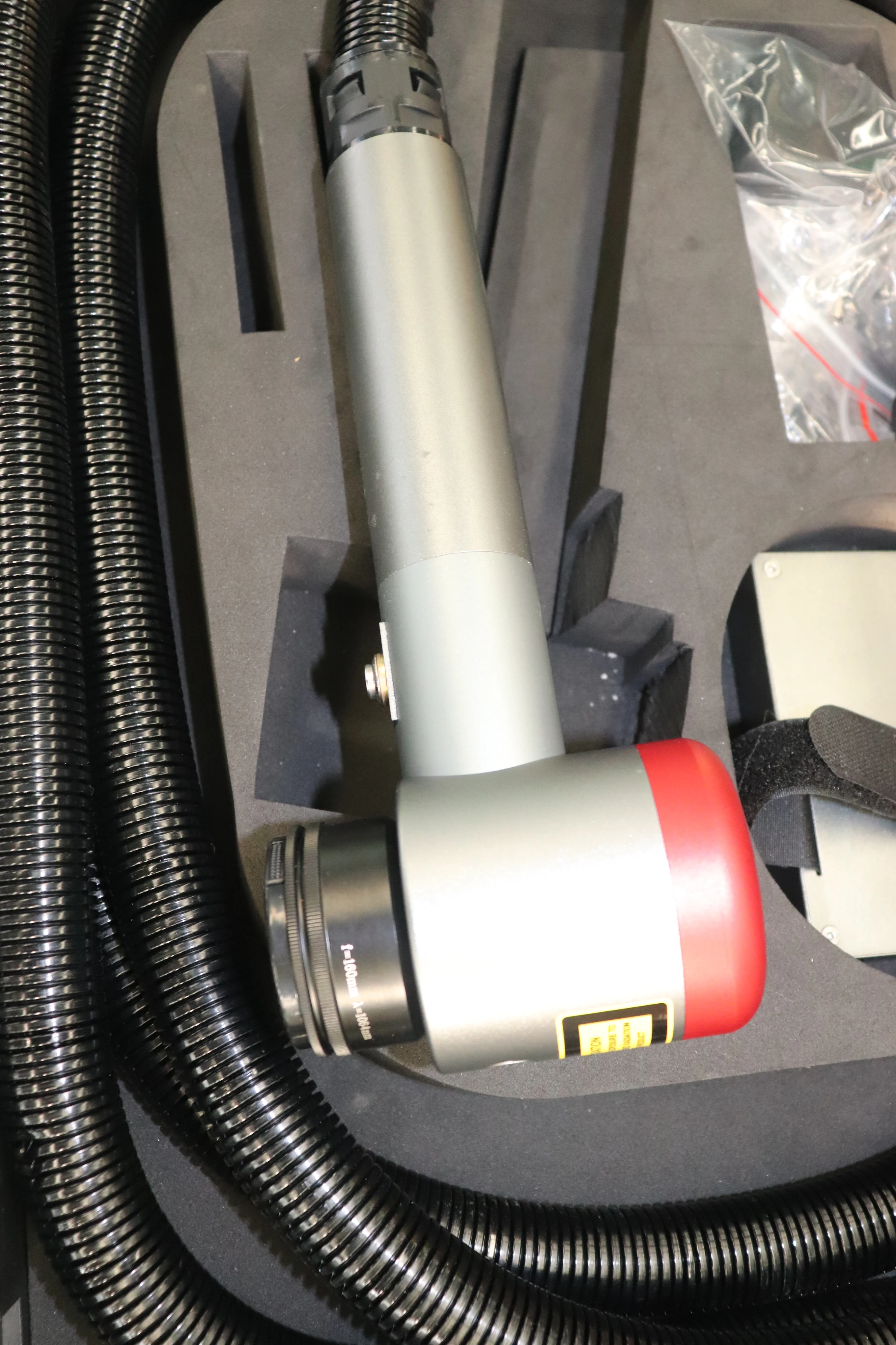 100w 200w Portable Laser cleaner Fast delivery Laser Cleaning Tool On stock rust Wood Brick Wall Laser cleaner 4