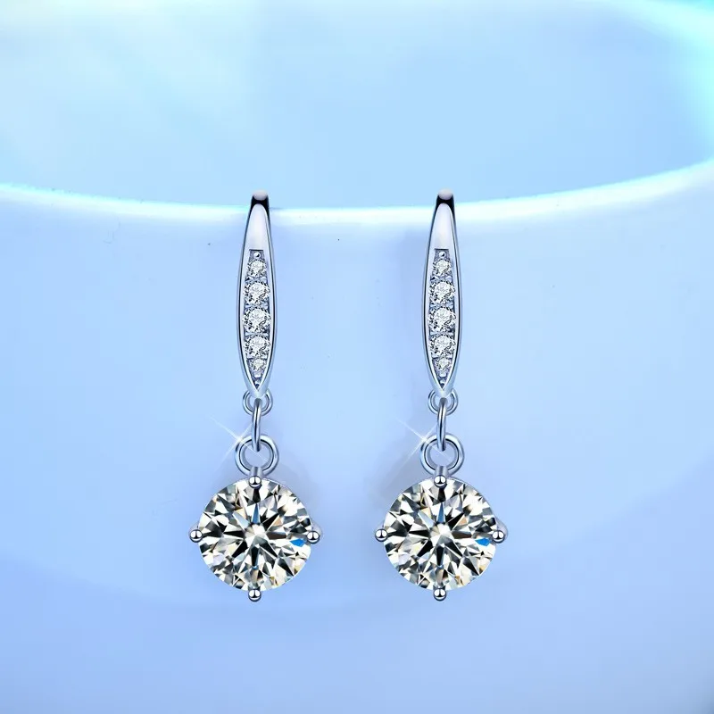 925 Sterling Silver 1 Carat Moissanite Diamond Four-Claw Earrings Fashion Design Sense Ladies Light Luxury Niche Send Girlfriend