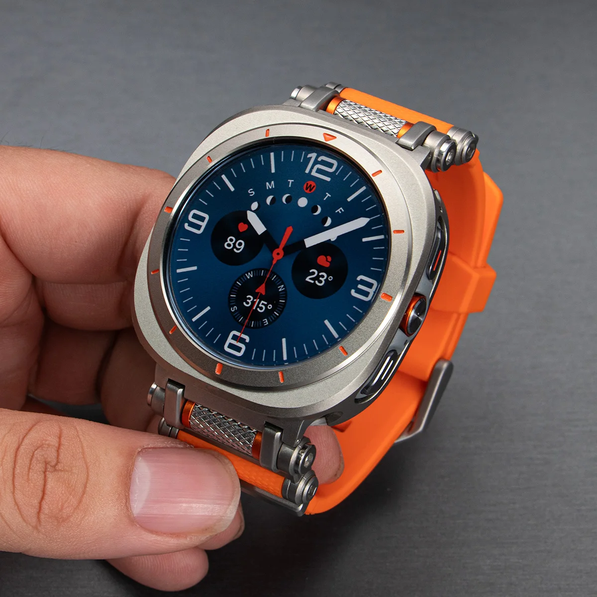 Premium Metal Case with Soft Silicone Strap for Galaxy Watch Ultra - Stylish Smartwatch Accessories