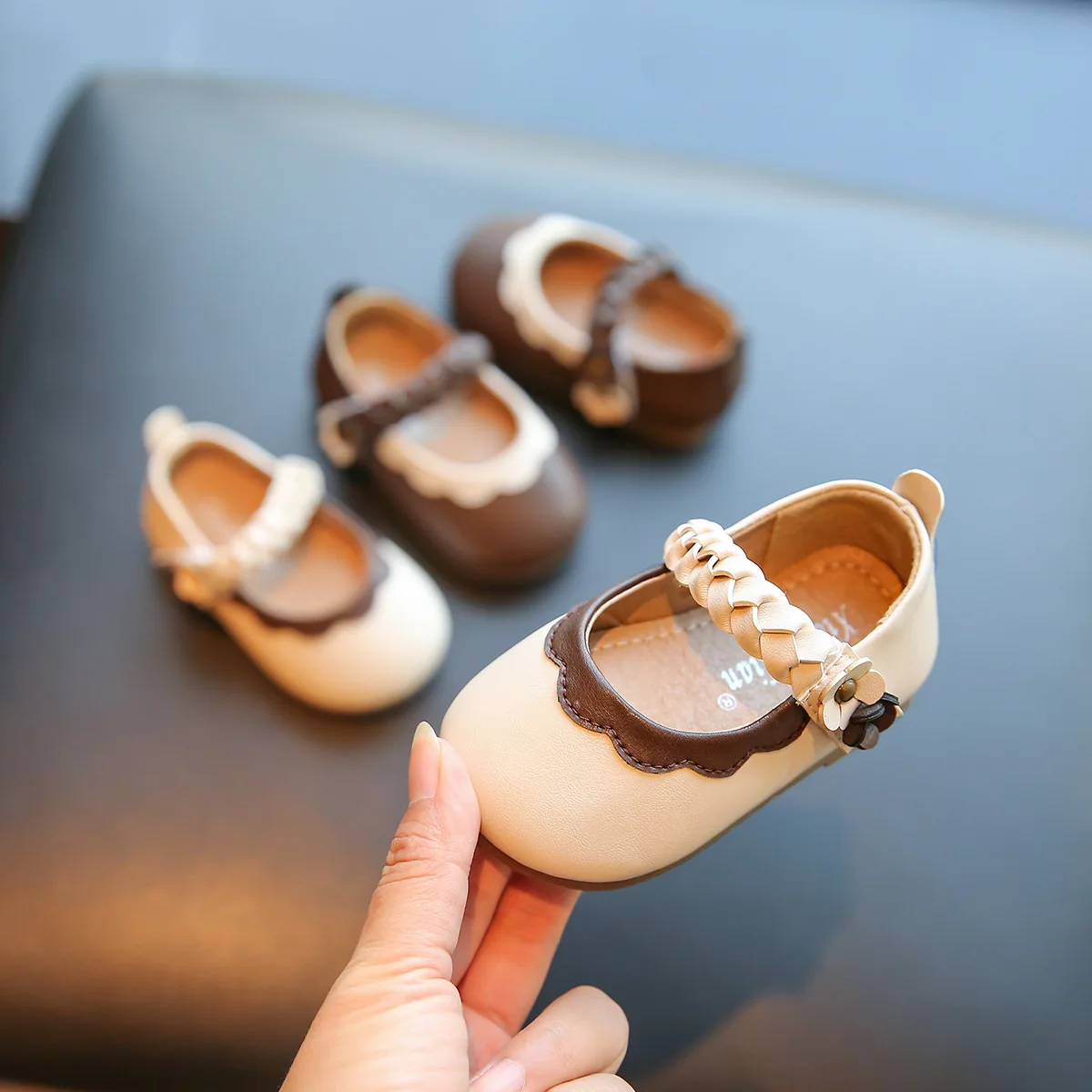 

Новинка 2023 года; Сезон весна-осень; Обувь принцессы для маленьких девочек; Обувь Mary jane на мягкой подошве для младенцев; Кожаная обувь для малышей; Обувь на плоской подошве