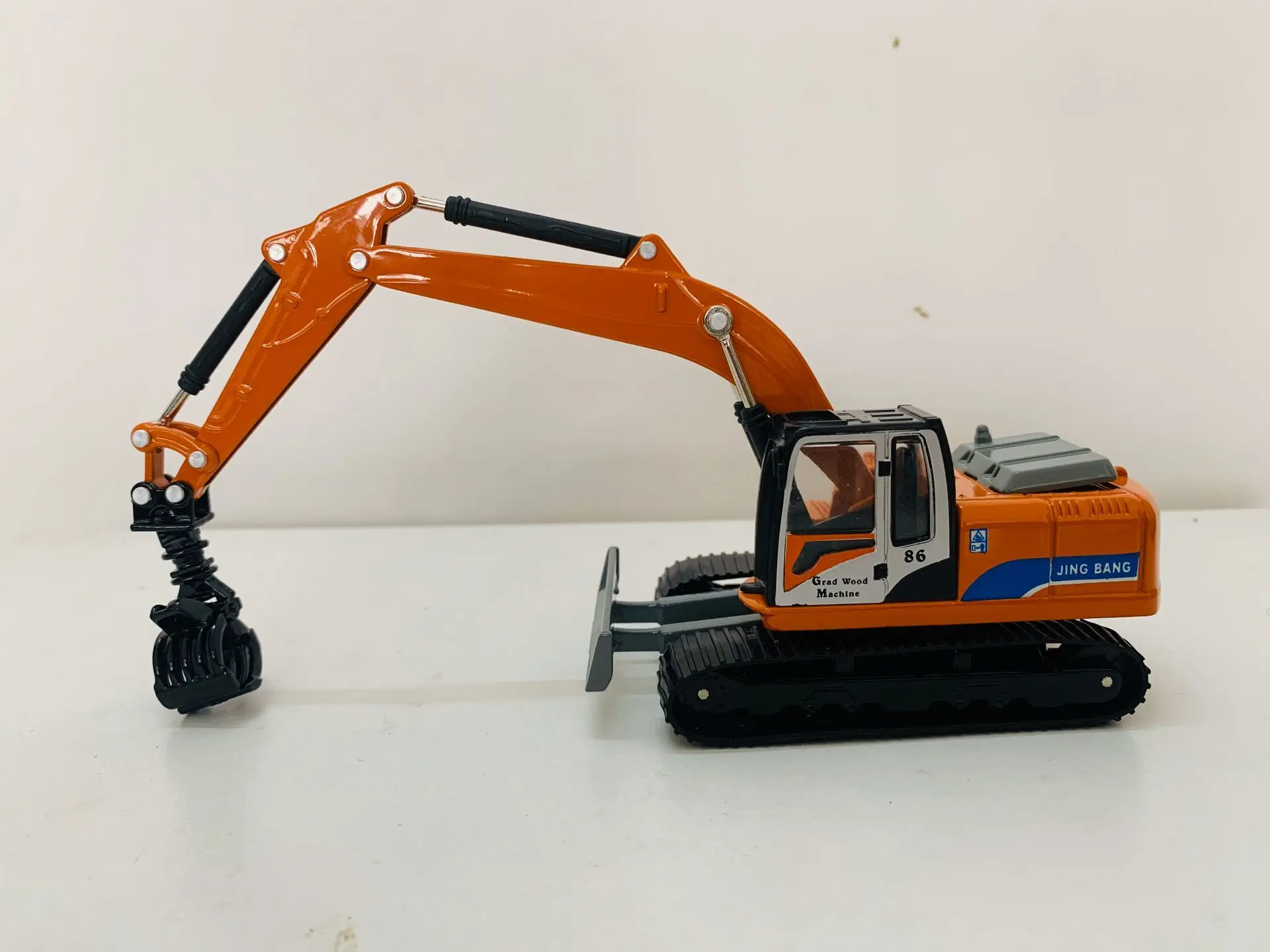

Jing Bang Model Grad Wood Machine Construction vehicles 1:64 Scale Alloy Model