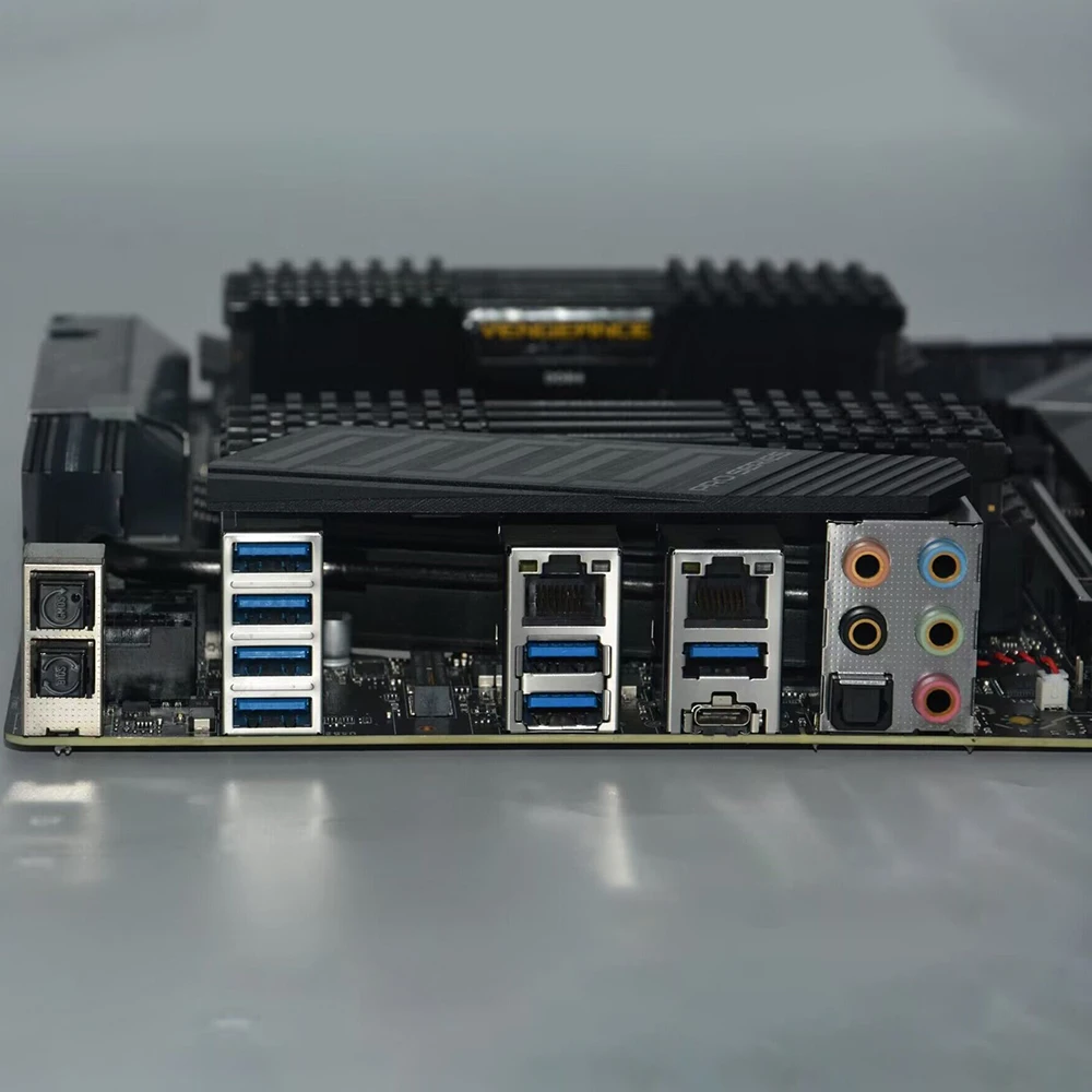 TRX40 소켓 sTRX4 DDR4 SATA3은 MSI ATX 데스크탑 보드 TRX40 PRO 10G용 3세대 AMD Ryzen Threadripper 프로세서를 지원합니다.