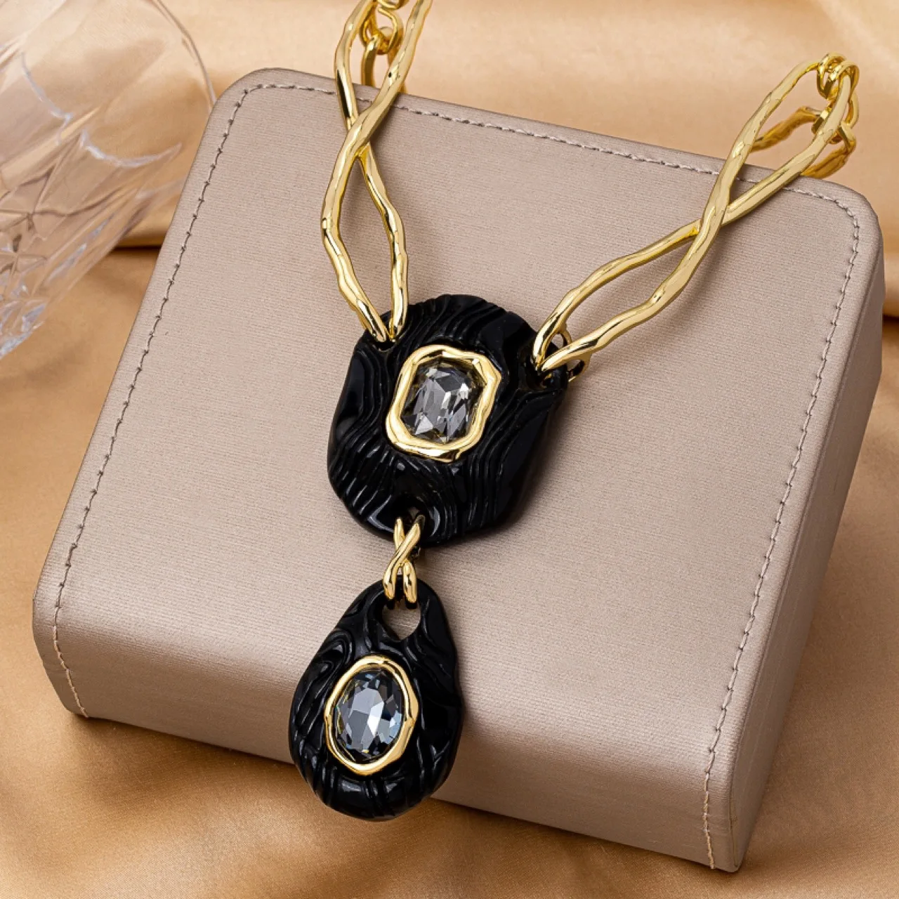 قلادة عصرية عصرية للسيدات للحفلات المسائية كبيرة ا...