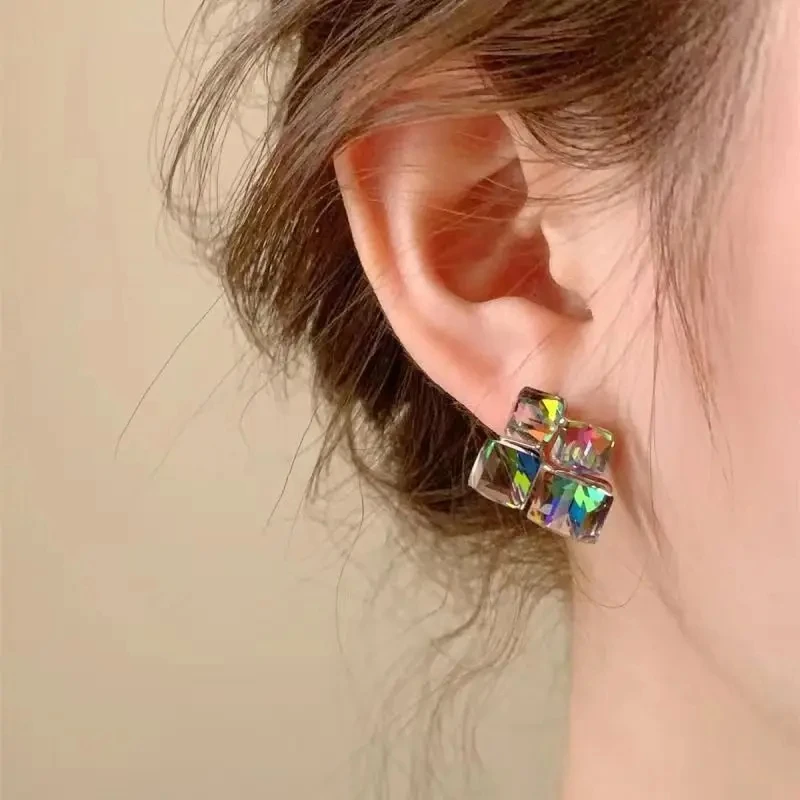 2024 New Shining Fantasy Crystal Gradient 3D Cube Stud