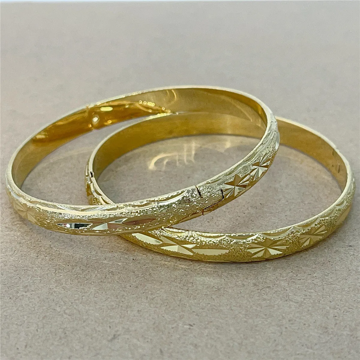 2 Pcs Cuban Chain Bracelets for Women Charm Bracelets Bangles  Jewelry 4