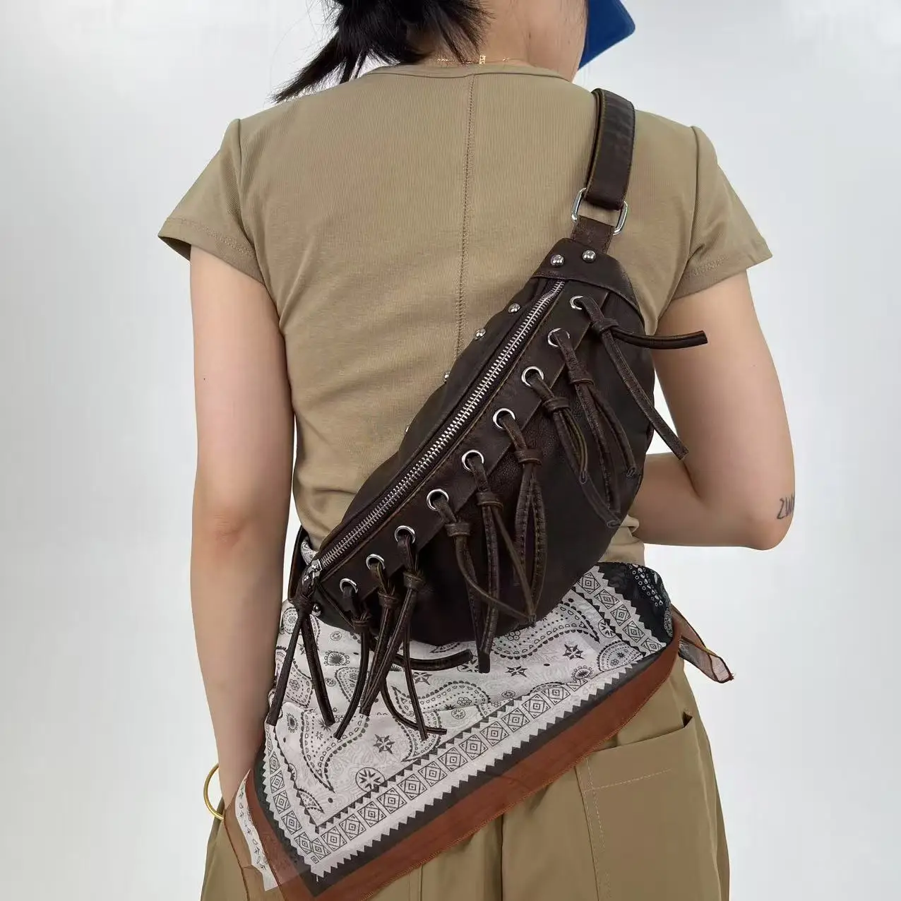 Punk Style Rivets Design chest pack PU Leather Shoulder Bags for Women 2025 Y2K Fashion Luxury Crossbody Bag Female Handbags