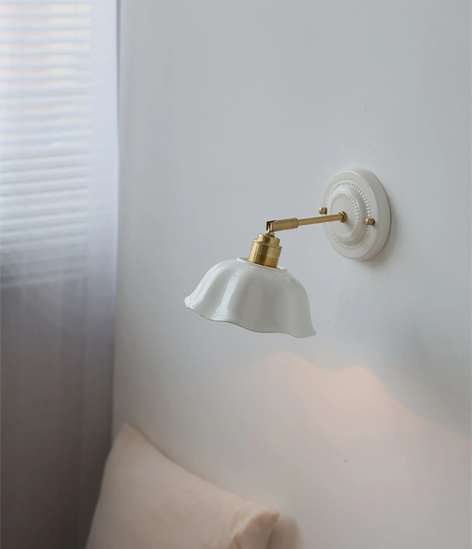 IWHD White Ceramic LED Wall Light Fixtures Copper Arm Socket Bedroom Living Room Beside Lamp Modern Wandlamp Applique Murale