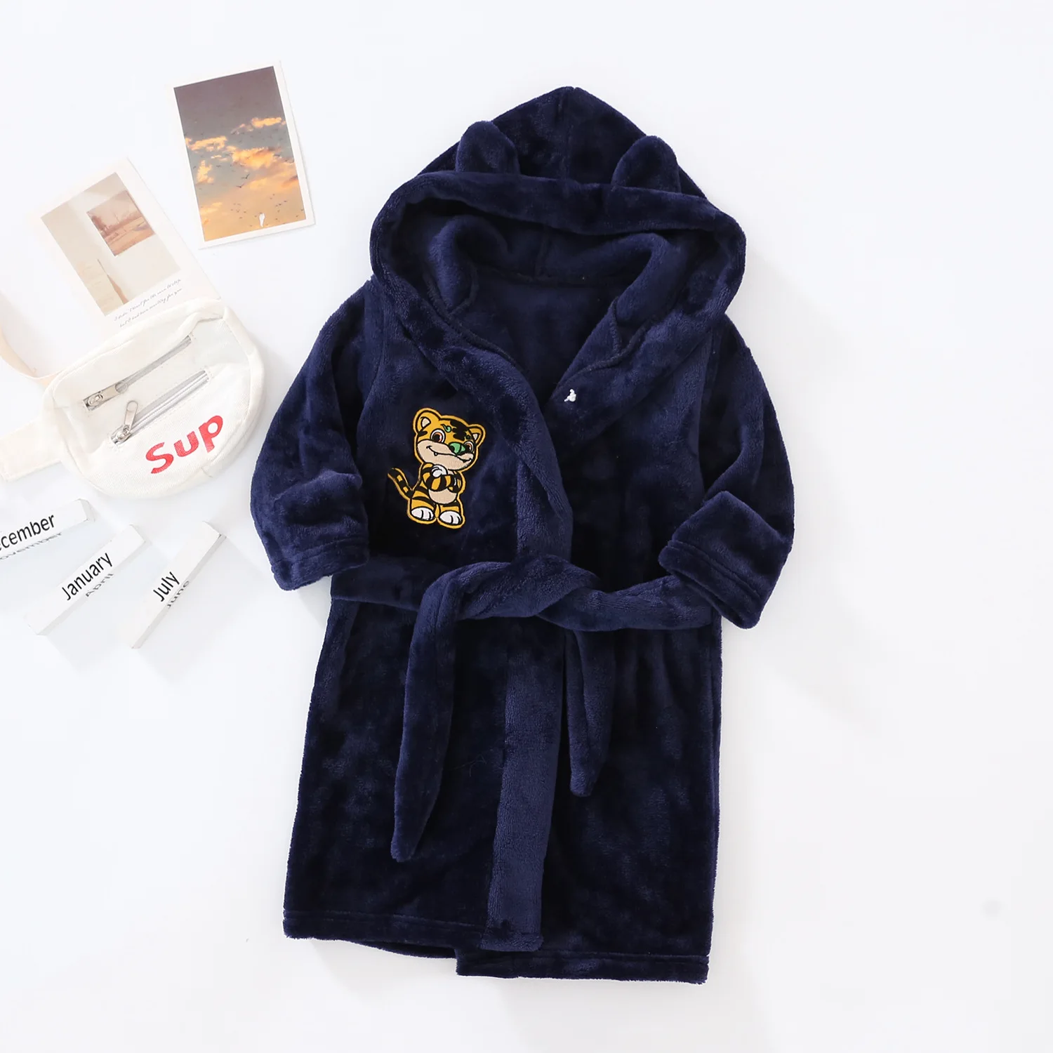 

Cartoon Bathrobe For Children Flannel Long Sleeve Hooded Kids Clothes Boys Robe Spring Autumn Winter Baby Bathrobe 2-12 Years