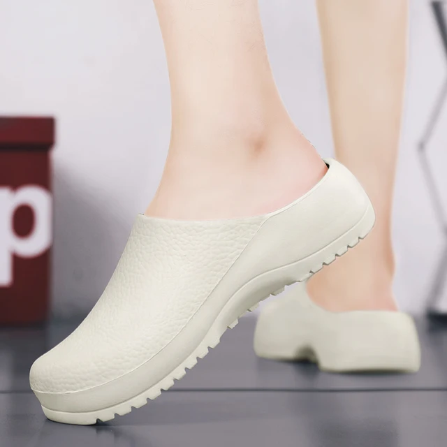 Zapatillas de Interior para hombre y mujer, zapatos de Chef, sandalias impermeables a la moda, antideslizantes, suela suave, zuecos para el hogar y el dormitorio, 2024 - Imagen 2