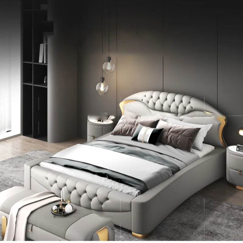 Luxury high-end large bed in the hotel, American style light luxury home bedroom, master bedroom, double room, high-end furnitur