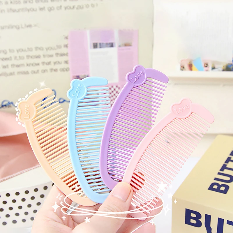 

1PC Cute Small Cartoon Crescent Comb Student Carrying Plastic Hairdressing Comb Net Girl Gift