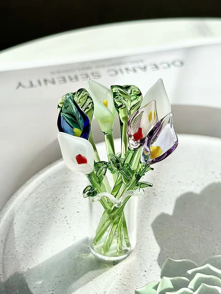 Handgefertigte Glas-Kallusblume mit Stiel, mundgeblasene Mini-Glasblumenfigur, Dekoration für Zuhause, farbenfrohes Blumenornament – Detail 2