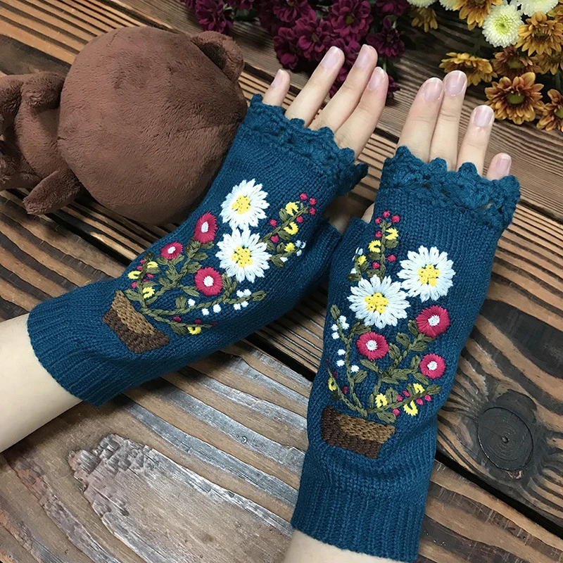 Crochet Gloves You'll Want to Hold on to - Crochet 365 Knit Too