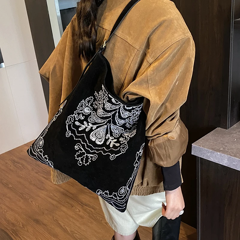 PU Leather Embroidery Shoulder Bag Vintage Underarm Bag Commuter Bag for Women Work Shopping Travel Daily
