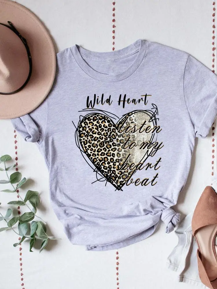 

Женская одежда, женская футболка, модная повседневная футболка с леопардовым принтом Love в стиле 90-х, трендовая Милая одежда с коротким рукавом, футболки с графическим принтом