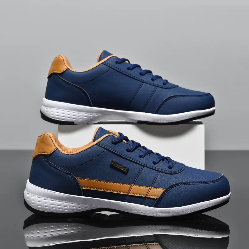 Lightweight Casual Men's Outdoor Shoes Trendy Simple Leather Surface Sports Shoes Soft Bottom Anti-slip Shoes Comfortable Low...