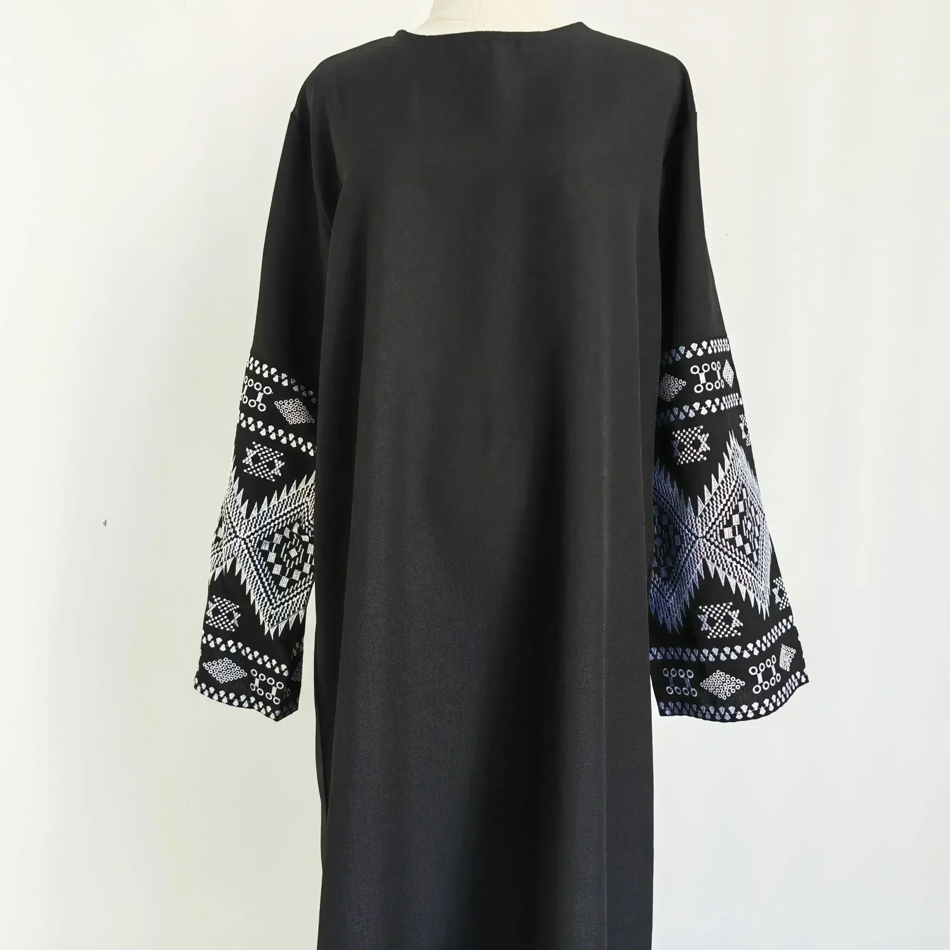 Embroidery Cuff Closed Muslim Abaya Dress for Wome...