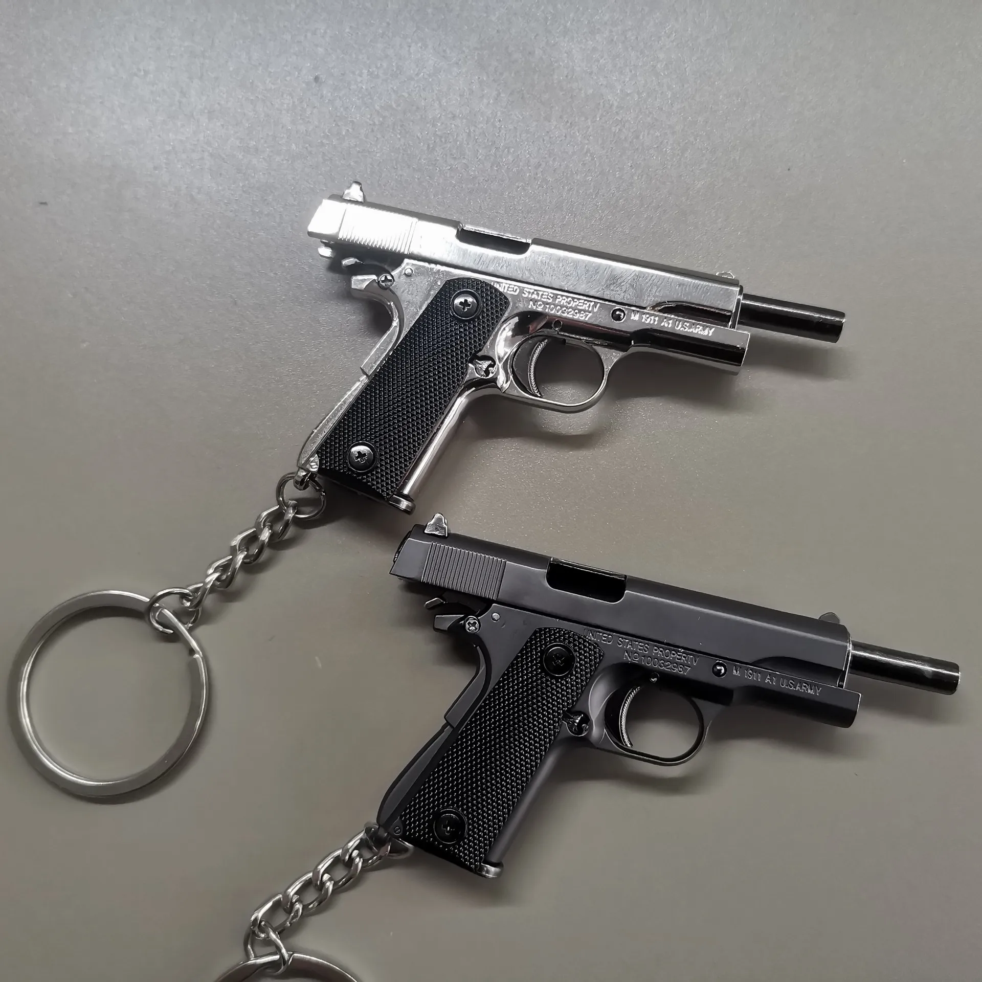 1:3 Full Alloy M1911 Pistol Shell Eject Mini Toy Gun Model Detachable Keychain Fake Gun for Boy Collection Adults Gift 5