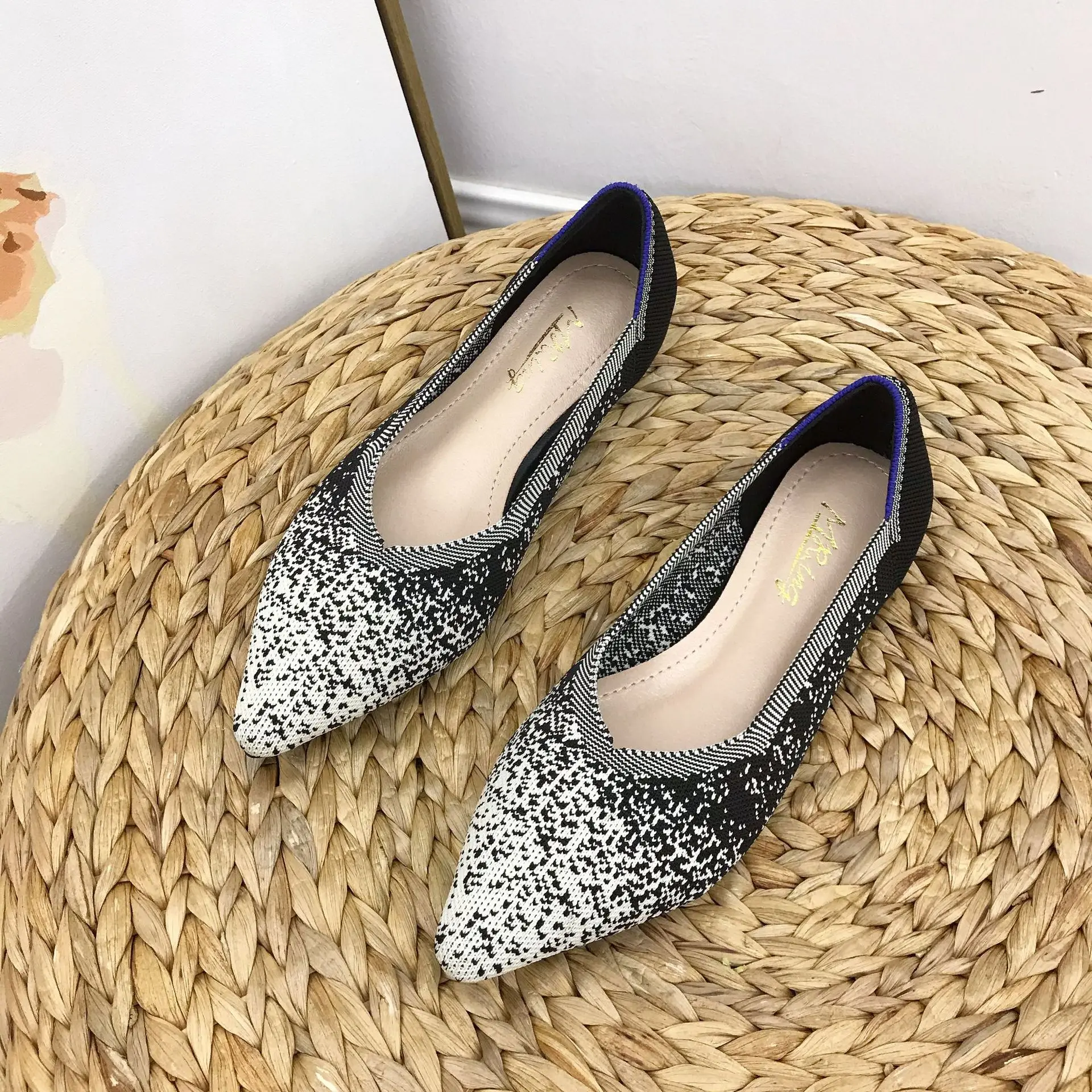 New egg roll shoes pointed toe princess shoes shallow mouth versatile single shoes women's flat fly knitted beanie shoes