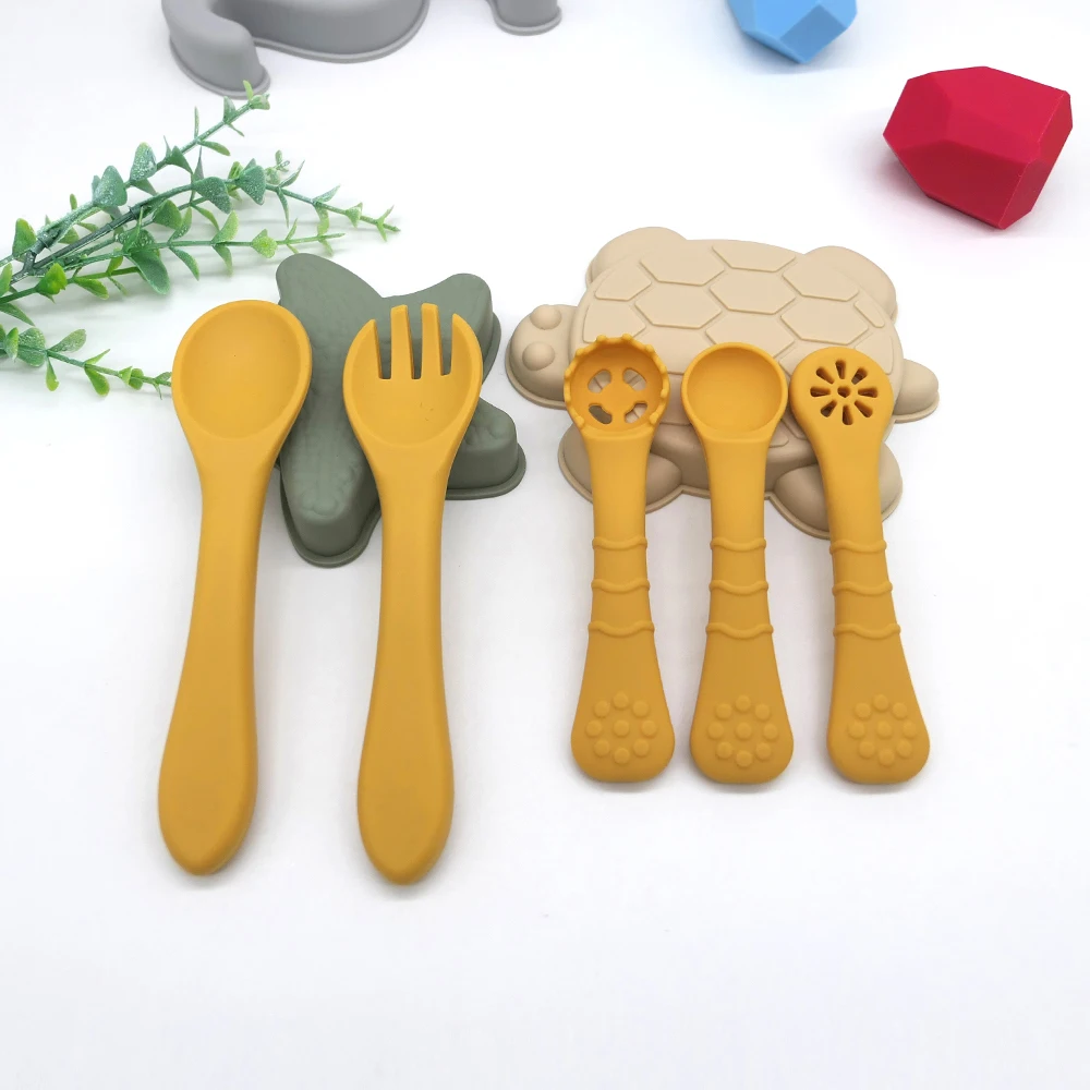 5pcs food spoons and forks food grade kids silicone spoons and forks cutlery baby supplement spoons baby feeding spoons and fork