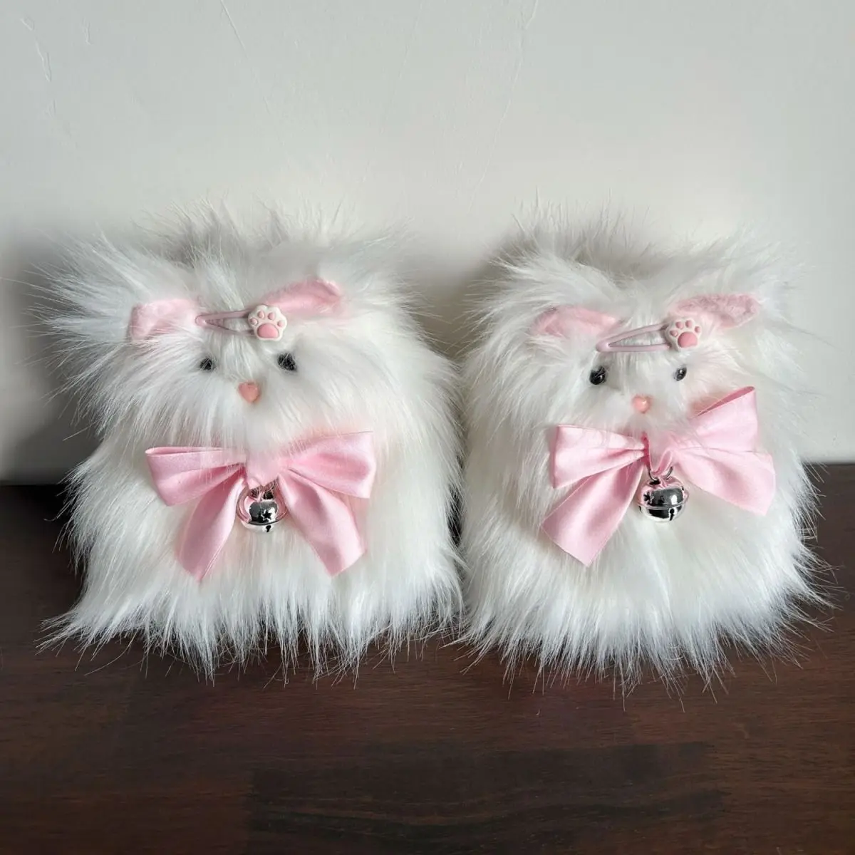 Description Picture 5 of itemJapanese Girl Sweet and Cute Fur Plush Cat Bell Bow Lolita Mid Tube Socks Winter Student COS Leg Cover Women Fur Leg Wamers