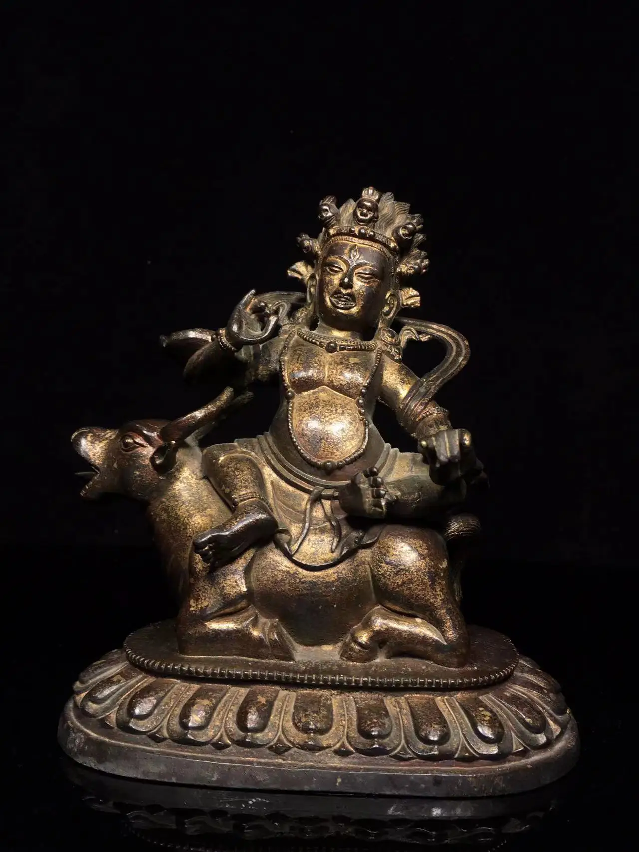 

Old Qing Dyansty copper sitting cow Buddha statue,Handmade