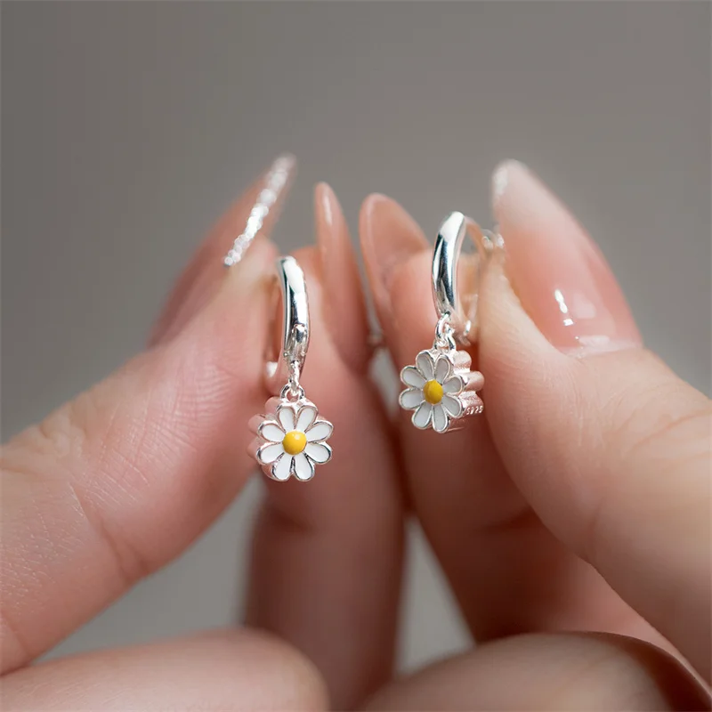 New Korean Daisy Flower Stud Earrings For Women Temperament