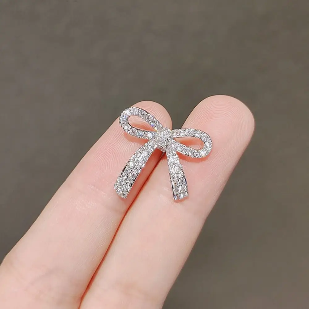 Alloy Fashion Brooch for Men and Women Elegant Clothing Accessories