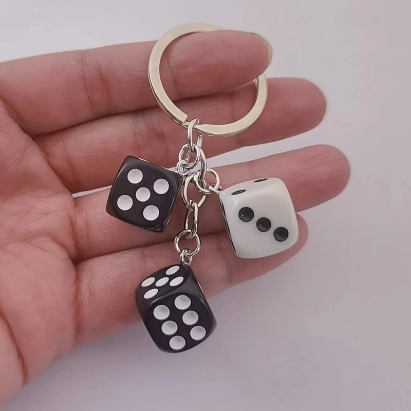 Portachiavi creativo a forma di dado Portachiavi con amuleto in resina Portachiavi per borsa da donna Regali per feste da casinò  36