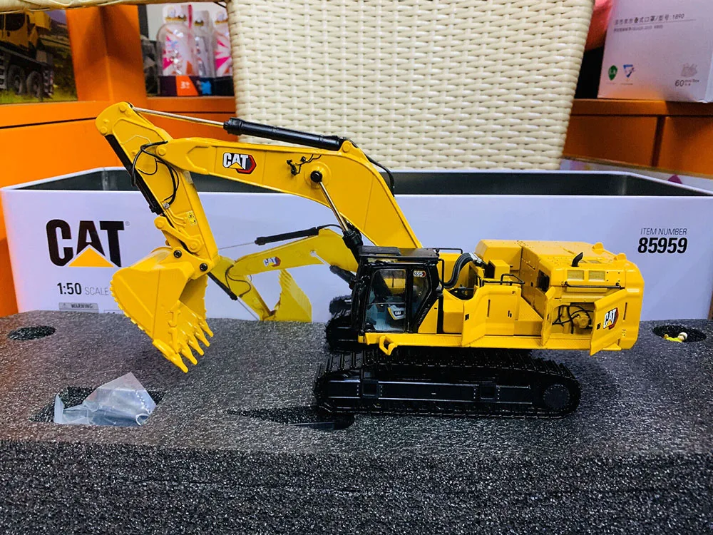 New DM Caterpillar 1/50 Cat 395 Next Generation Hydraulic