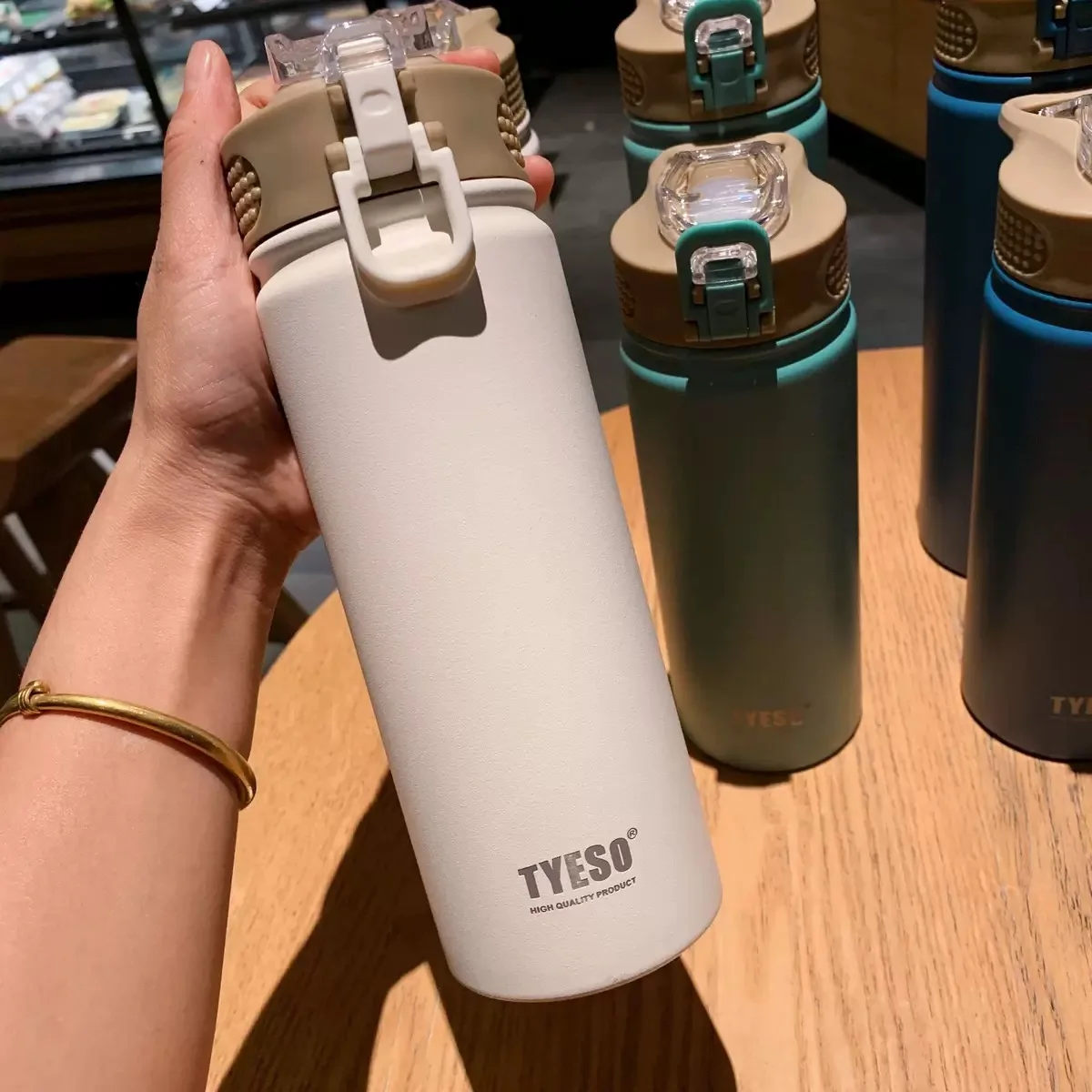 https://ae01.alicdn.com/kf/S1c1d52c42c9d463baac0e3ef917d708bt/Stainless-Steel-Thermos-Bottle-with-Straw-Thermal-Cup-Car-Insulated-Flask-Water-Tumbler-for-Outdoor-Sports.jpg
