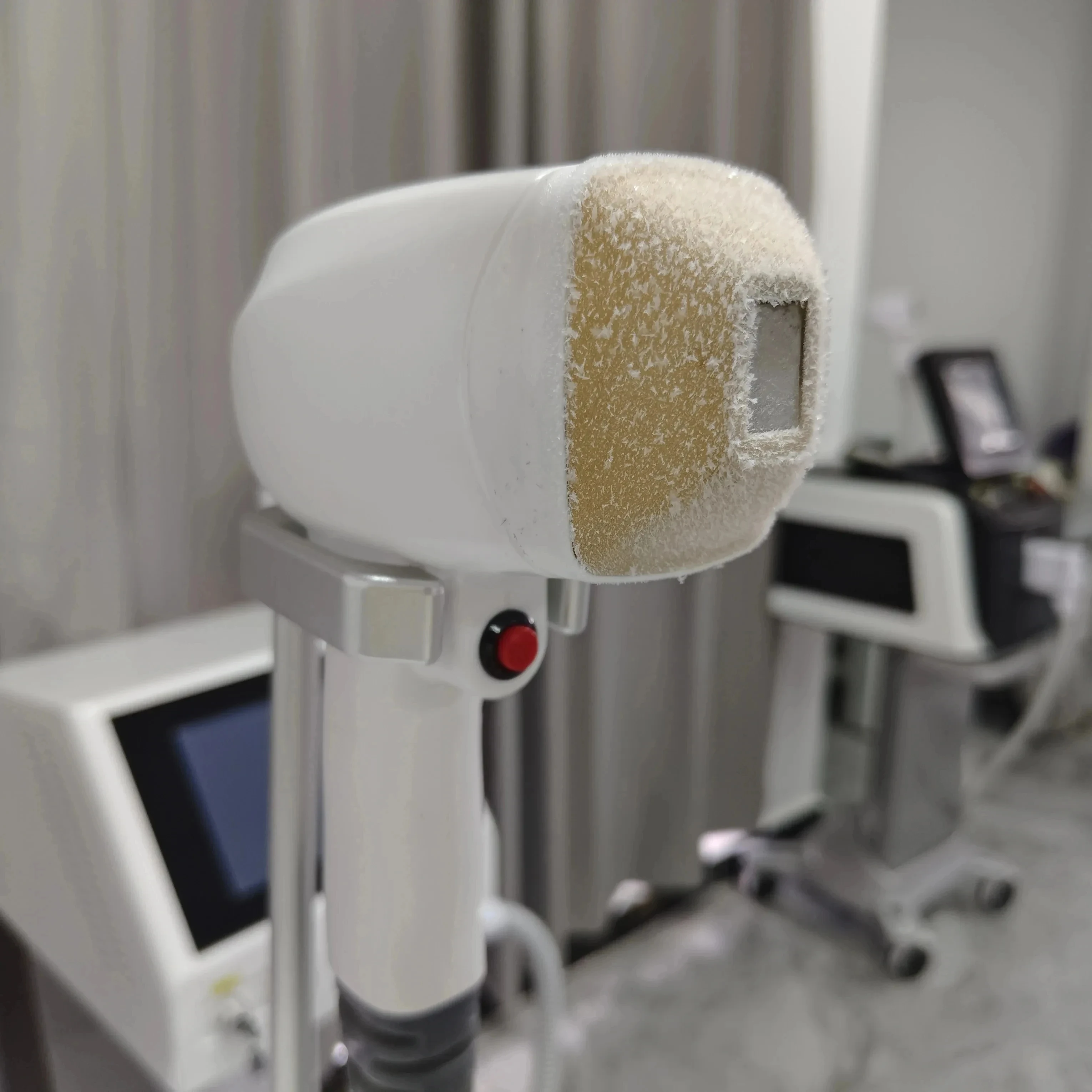 2000W Professional 808nm Diode Laser Hair Removal Machine 3 Wavelength 755 808 1064 For Whole Body Laser Epilator Salon