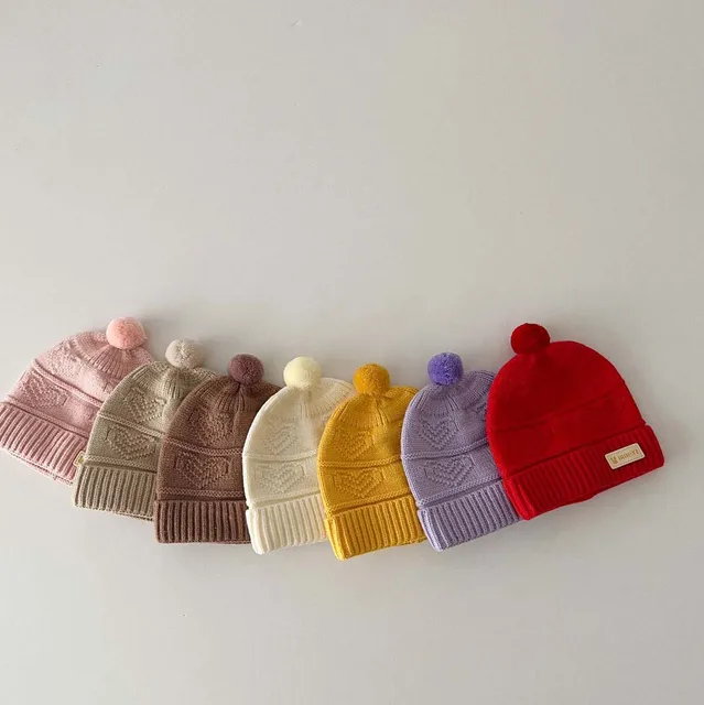 2023 Cute Pom Kids Knitted Hat With Label Newborn Baby Beanie Caps Autumn Winter Cute Ball Infant Toddler Warmth Wool Hat 2