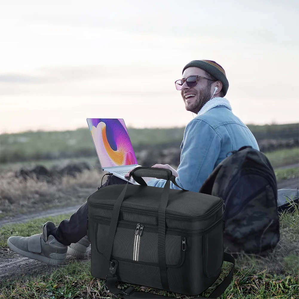 Poignée renforcée et dos matelassé du sac de transport pour DJI Power 1000, assurant un transport confortable.
