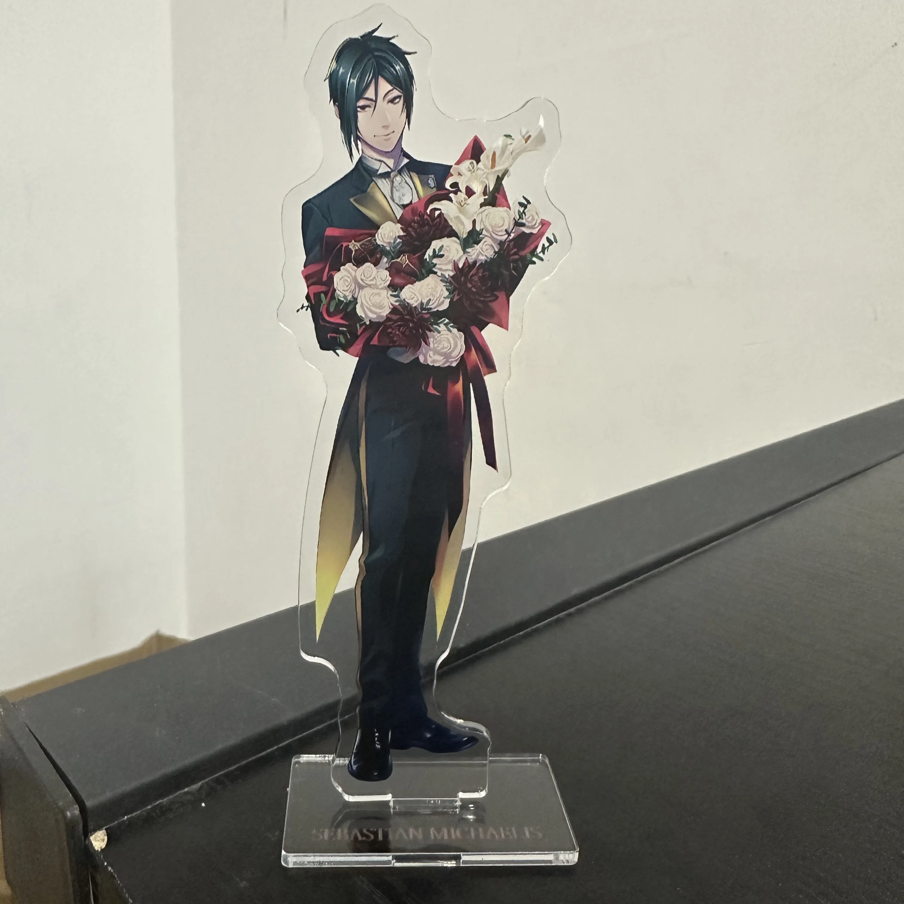 Figura de mayordomo negro de Anime, soportes acrílicos de Ciel Phantomhive,  modelo de personaje de Sebastian Michaelis, placa, decoración de  escritorio, juguete de letrero de pie - AliExpress, image size:3024x3024