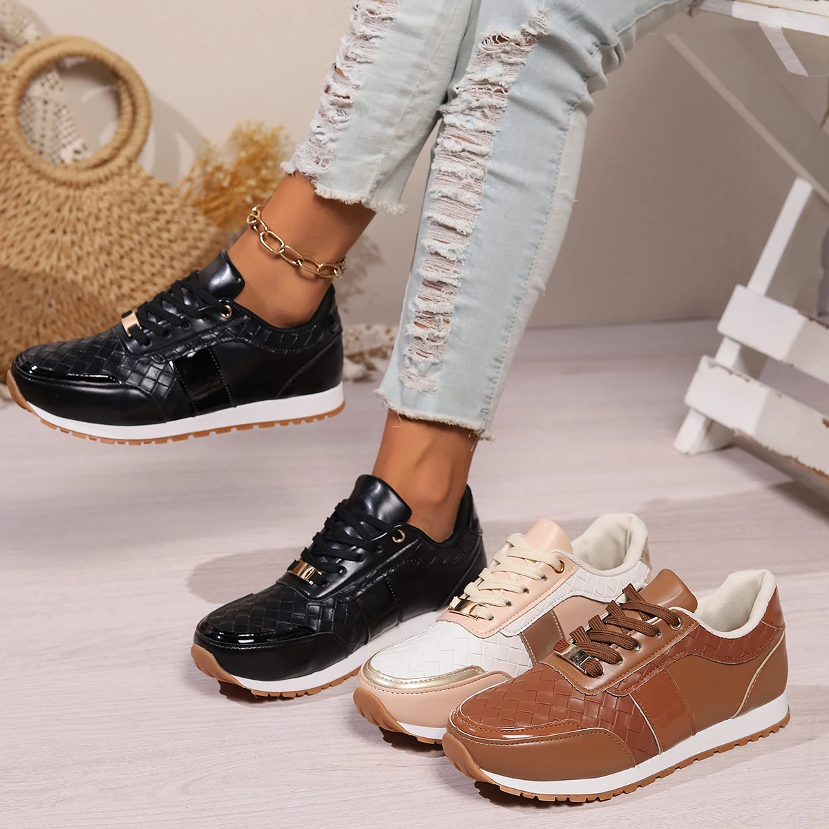 Trend Designer Sneakers Women Casual Shoes  Lace Up Flat Running Walking Shoes Woman Footwear Breathable Women's Sports Shoes